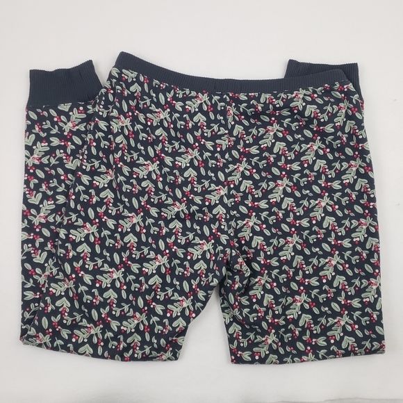 LC Lauren Conrad Holiday Holly Berry Pajamas Set Women's Size Medium - Picture 6 of 13